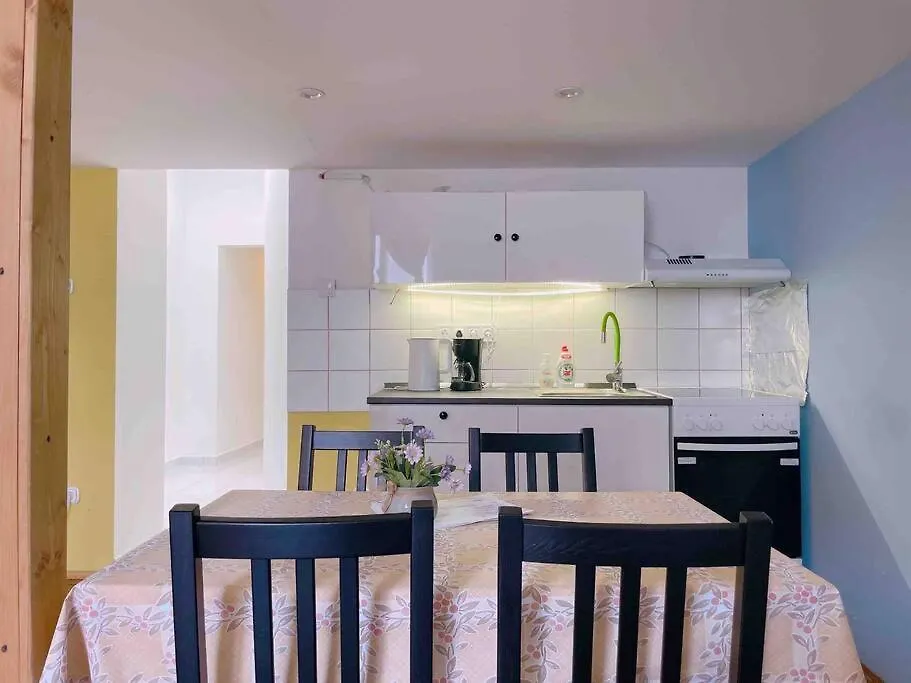 B Downtown Modern Apartment联系方式